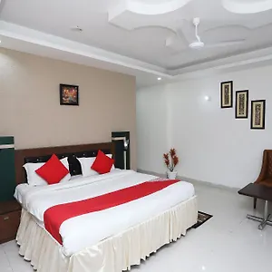 https://oyo-18693-levante.top-gurgaonhotels.com